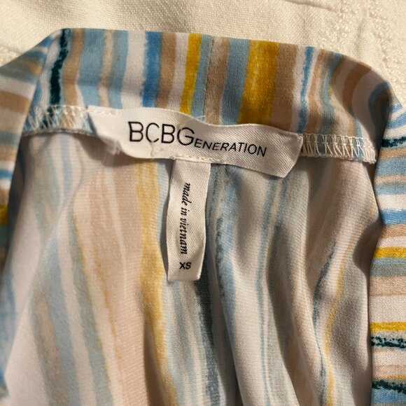 BCBGeneration T-Shirt Dress in Multicolor Stripe - Picture 3 of 4